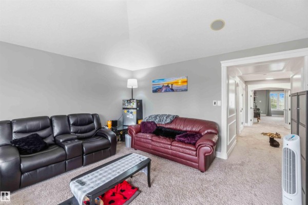 247 Ambleside Dr Sw, Edmonton, AB, photo 2