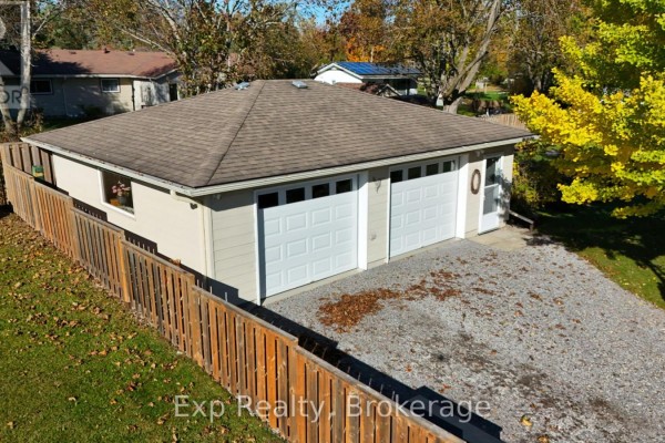 247 Lakeshore Drive, Kawartha Lakes, ON K0M1A0 Photo 3