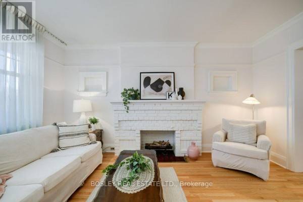 Dining room - 247 Melrose Avenue, Toronto, ON M5M1Z2 Photo 2