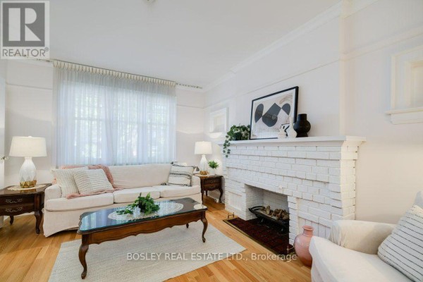 Family room - 247 Melrose Avenue, Toronto, ON M5M1Z2 Photo 4