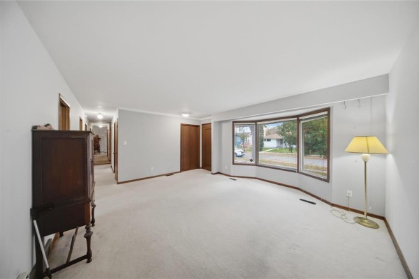 Primary Bedroom - 247 Oakview Avenue, Winnipeg, MB R2K0S1 Photo 3