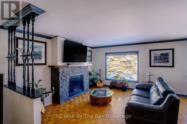 Dining room - 247 Simcoe Street, Clearview, ON L0M1S0 Photo 3
