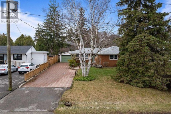 2470 Meadowood Crescent, Oakville, ON L6L1V6 Photo 5