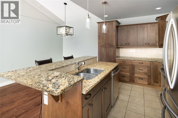Kitchen - 2470 Tuscany Drive Unit# 405, Shannon Lake, BC V4T3G8 Photo 3