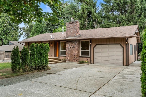 2470 Woodstock Drive, Abbotsford, BC V3G2B6 Photo 2
