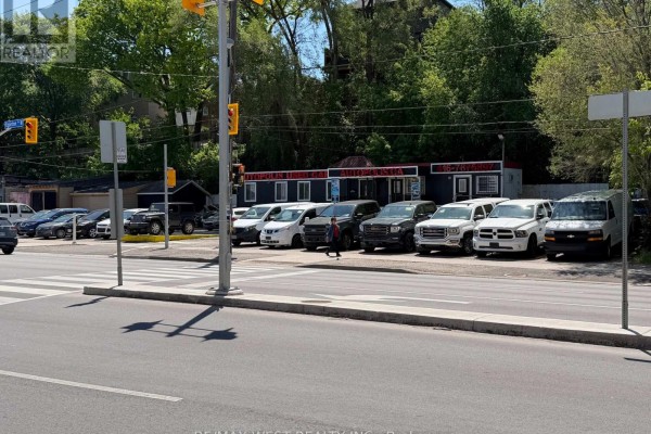 2471-b Eglinton Avenue W, Toronto, ON, photo 3