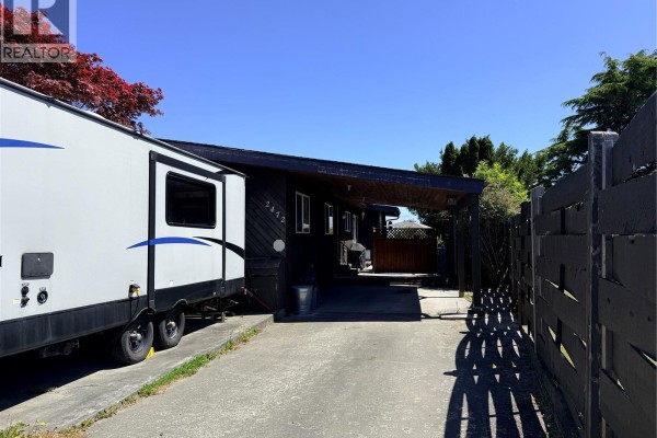 Storage - 2472 Mountview Rd, Port Mcneill, BC V0N2R0 Photo 4