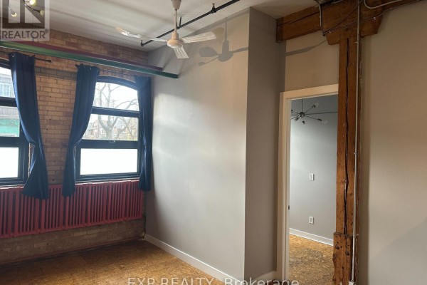 2474 - 2480 Dundas Street W, Toronto, ON M6P1W9 Photo 4