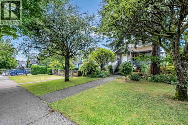 2474 E 5th Avenue, Vancouver, BC V5M1M5 Photo 2