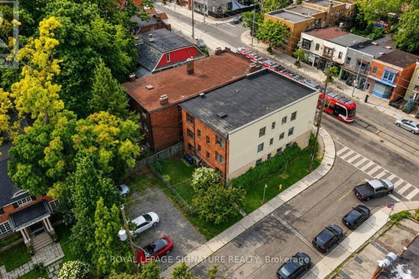 2479 Queen Street E, Toronto, ON M4E1H8 Photo 2