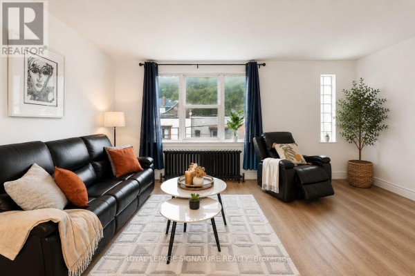 2479 Queen Street E, Toronto, ON M4E1H8 Photo 4