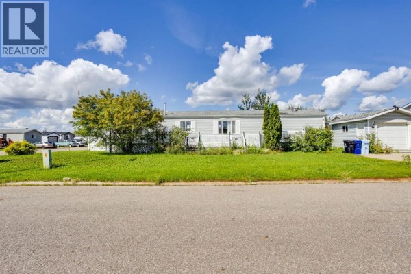 4pc Bathroom - 248 Palomino Close, Fort Mcmurray, AB T9H5M2 Photo 2
