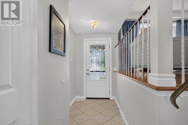 Primary Bedroom - 2482 Windjammer Road E, Mississauga, ON L5L1H8 Photo 5