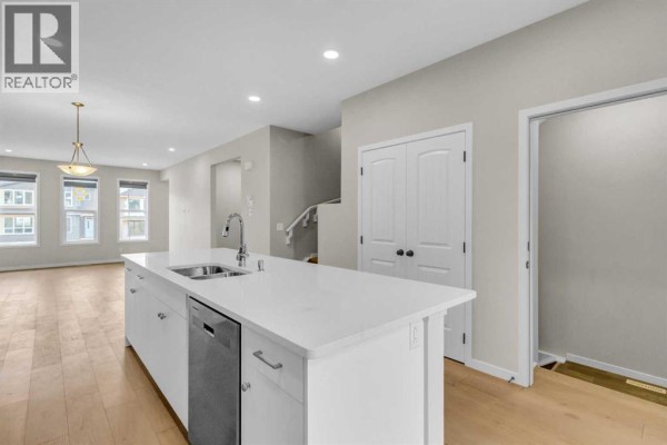 249 Aquila Drive Nw, Calgary, AB, photo 2