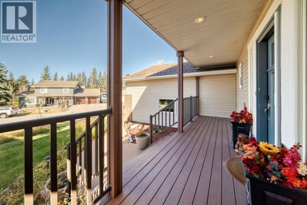 Living room - 249 Chinook Drive, Cochrane, AB T4C1E4 Photo 5