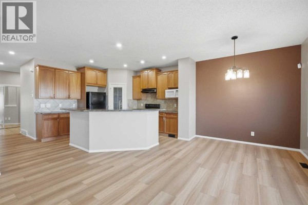 Dining room - 249 Saddlecrest Way Ne, Calgary, AB T3J5N3 Photo 2