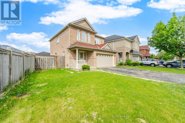 249 Sunny Meadow Boulevard, Brampton, ON L6R2Y4 Photo 4