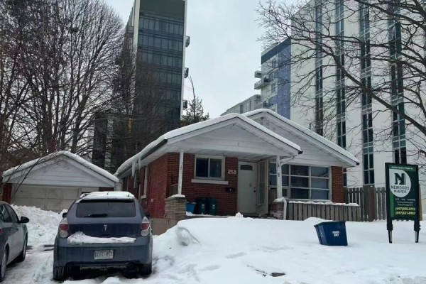 249 Sunview Street, Waterloo, ON N2L3V8 Photo 5