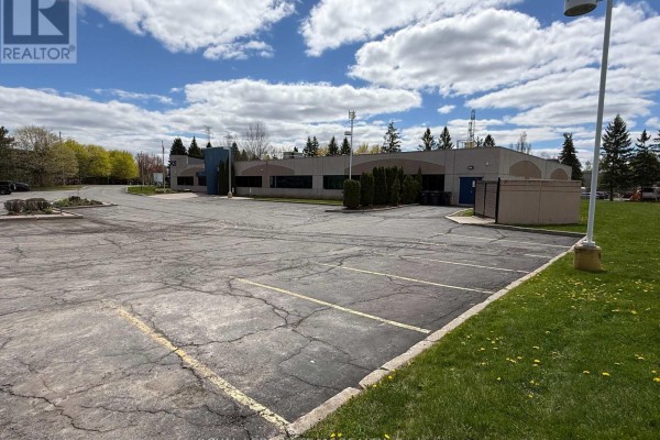 2490 Don Reid Drive, Ottawa, ON K1H1E1 Photo 4