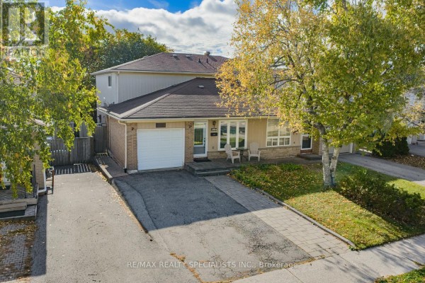 Kitchen - 2494 Barcella Crescent, Mississauga, ON L5K1E2 Photo 3