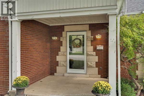 2494 Buckingham Drive, Windsor, ON, photo 2