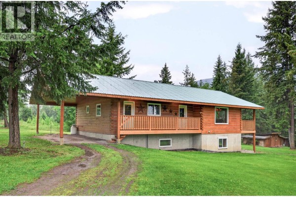 2496 Pye Road, Clearwater, BC, photo 2