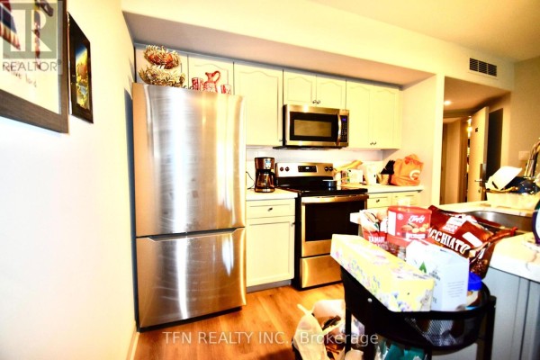 Living room - 2498 - 90 Highland Drive, Oro Medonte, ON L0L2L0 Photo 4