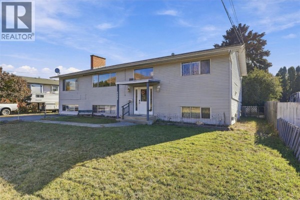 Bedroom - 2499 Fleetwood Avenue, Kamloops, BC V2B4T1 Photo 2