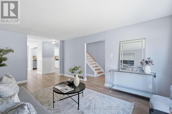 Bedroom 2 - 2499 Selord Court, Mississauga, ON L5J1P6 Photo 5