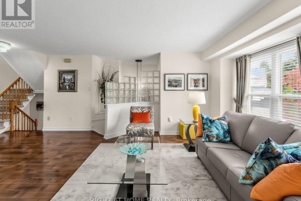 Family room - 25 Tamarack Circle, Toronto, ON M9P3T9 Photo 3