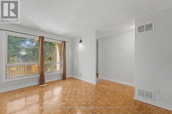 25 - 275 Blake Street, Barrie, ON, photo 2