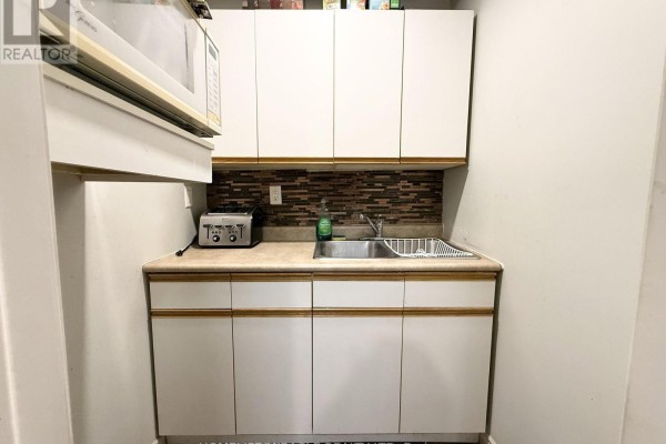 25 - 40 Pippin Road, Vaughan, ON L4K4M6 Photo 5