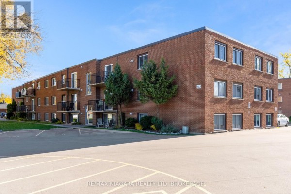 25 - 452 Carlton Street, St  Catharines, ON, photo 2