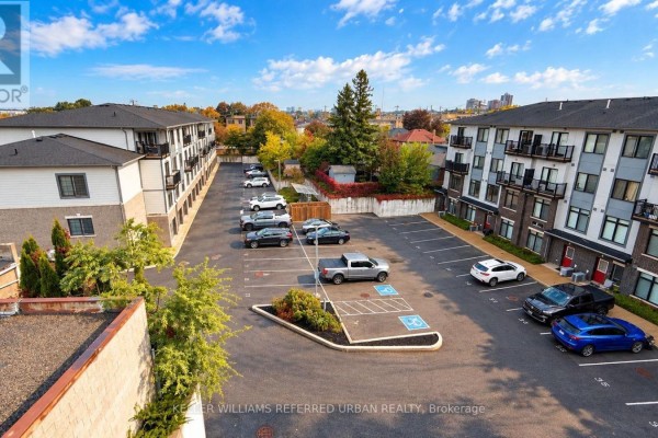 25 - 630 Rogers Road, Toronto, ON M6M1C1 Photo 3