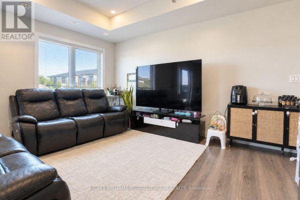 25 - 630 Rogers Road, Toronto, ON M6M1C1 Photo 4