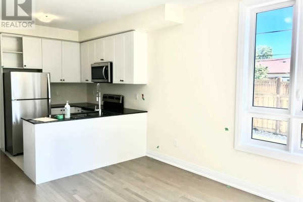 25 - 715 Lawrence Avenue W, Toronto, ON M6A0C6 Photo 5