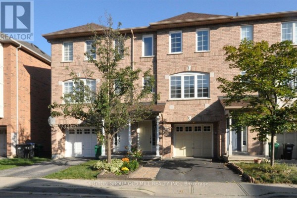 25 - 80 Acorn Place, Mississauga