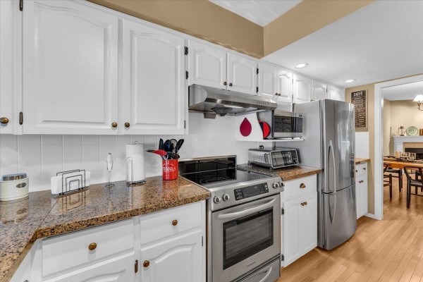 25 10045 154 Street, Surrey, BC V3R4J5 Photo 4