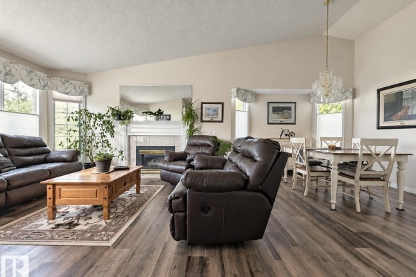 Kitchen - #25 20 Deerbourne Dr, St  Albert, AB T8N6E1 Photo 3