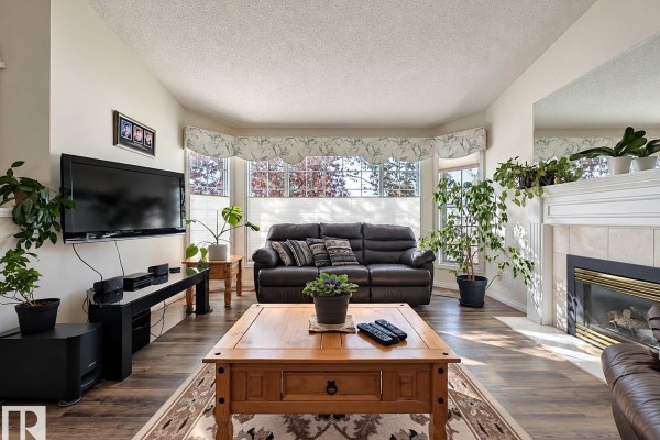 Family room - #25 20 Deerbourne Dr, St  Albert, AB T8N6E1 Photo 4