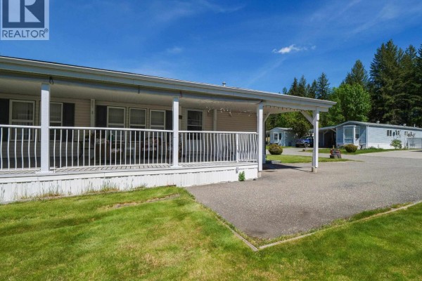 Living room - 25 2682 Richardson Road, Quesnel, BC V2J4R7 Photo 3