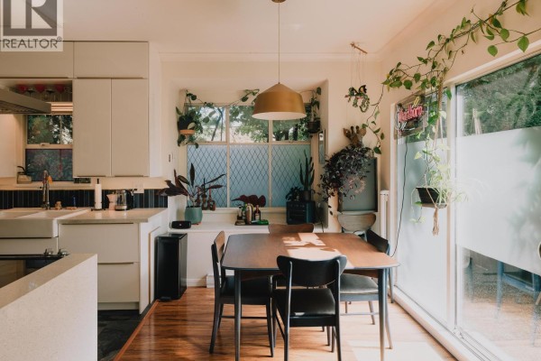 25 5988 Hastings Street, Burnaby