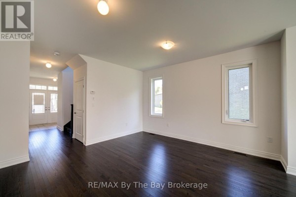 25 Amber Drive, Wasaga Beach, ON L9Z0R9 Photo 4