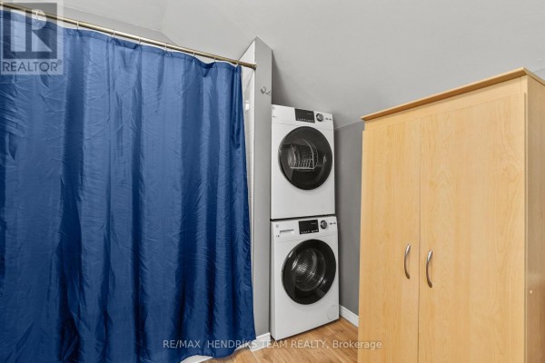 Kitchen - 25 Bessey Street, St  Catharines, ON L2T1L9 Photo 4