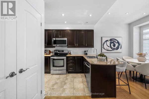 Bedroom 2 - 25 Beverley Glen Boulevard, Vaughan, ON L3T2V6 Photo 5