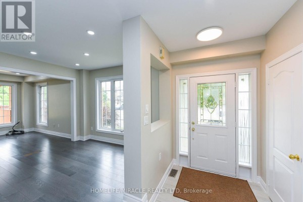 Family room - 25 Blackcherry Lane, Brampton, ON L6R2Y5 Photo 5