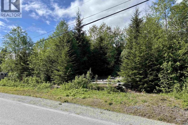 25 Blueberry Avenue, Kitimat, BC, photo 2