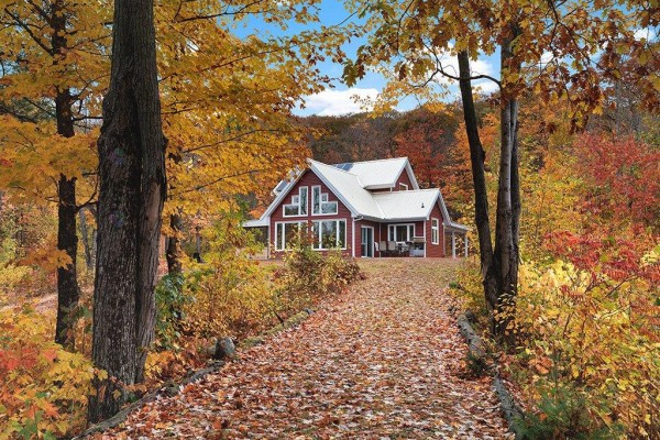 Family room - 25 Ch. Du Lac-murray, Otter Lake, QC J0X2P0 Photo 3