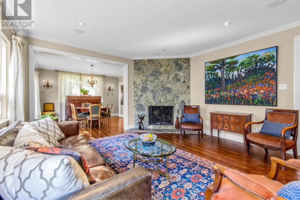 Living room - 25 Clarendon Avenue, Toronto, ON M4V1H8 Photo 5