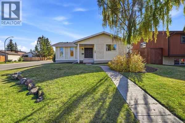 25 Clark Crescent, Red Deer